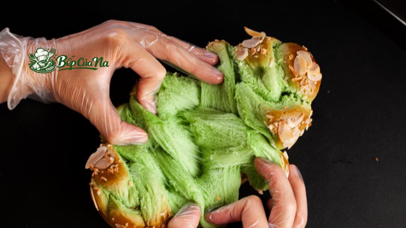 Bánh mì hoa cúc vị matcha