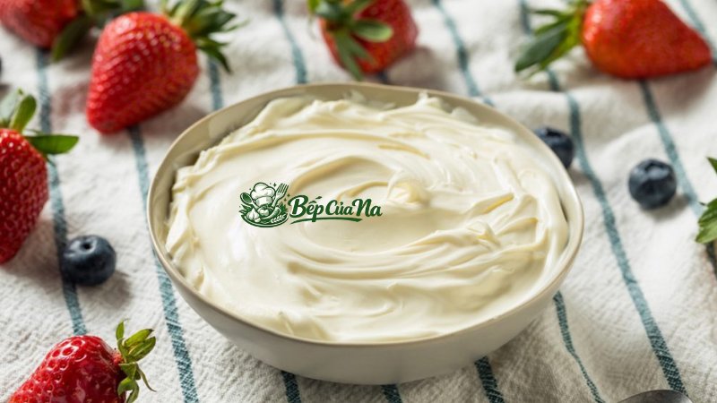 Bước 2: Chuẩn bị kem Mascarpone sánh mịn